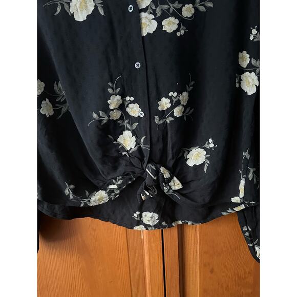 Abercrombie & Fitch Women's Floral Print Tie Front Blouse Top Black White Size M - Picture 4 of 7